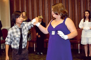 Bobbie & Luke demonstrate the girl's turn